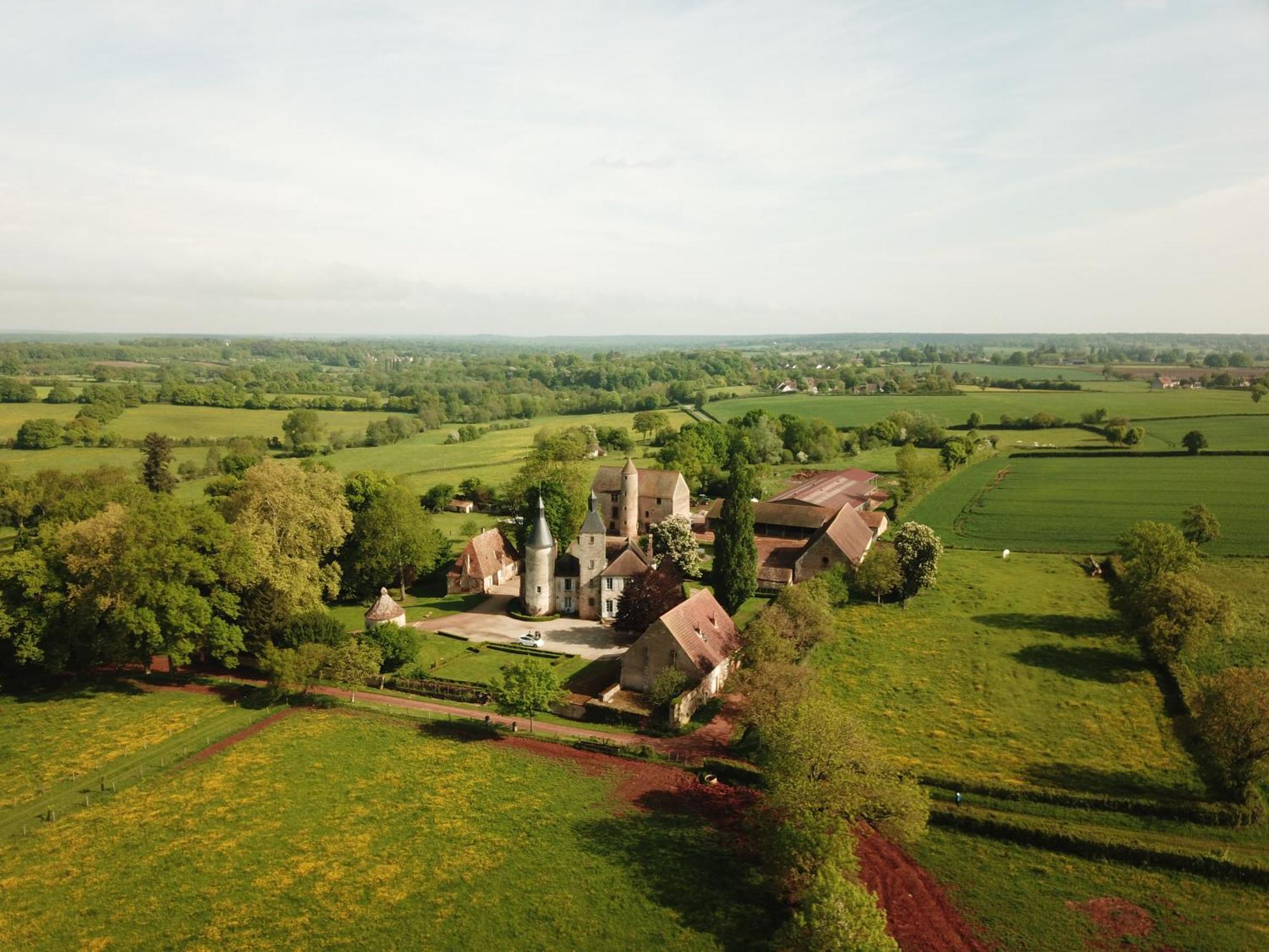 Chateau De Clusors Saint-Menoux Экстерьер фото